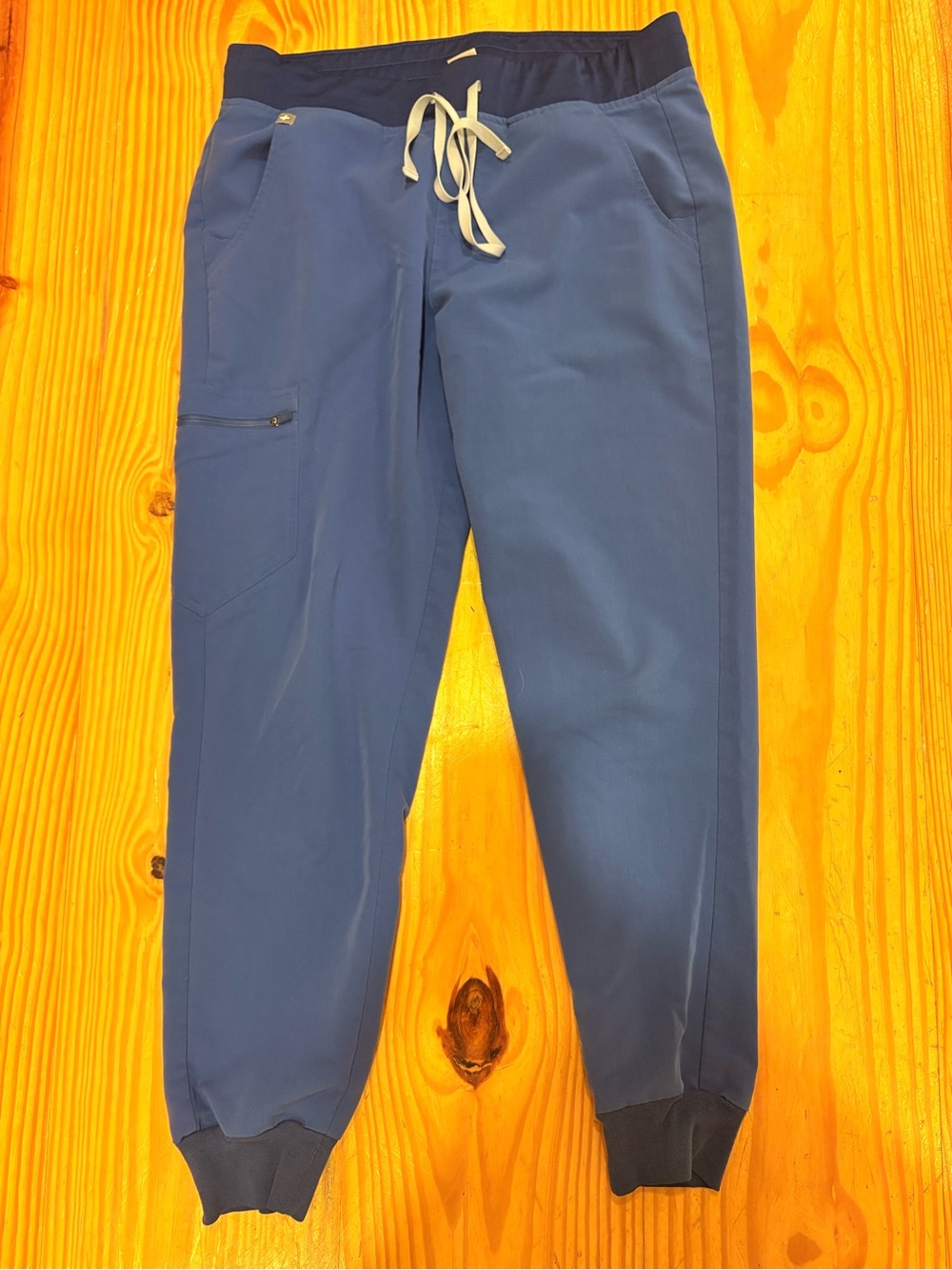 Figs women’s jogger scrubs